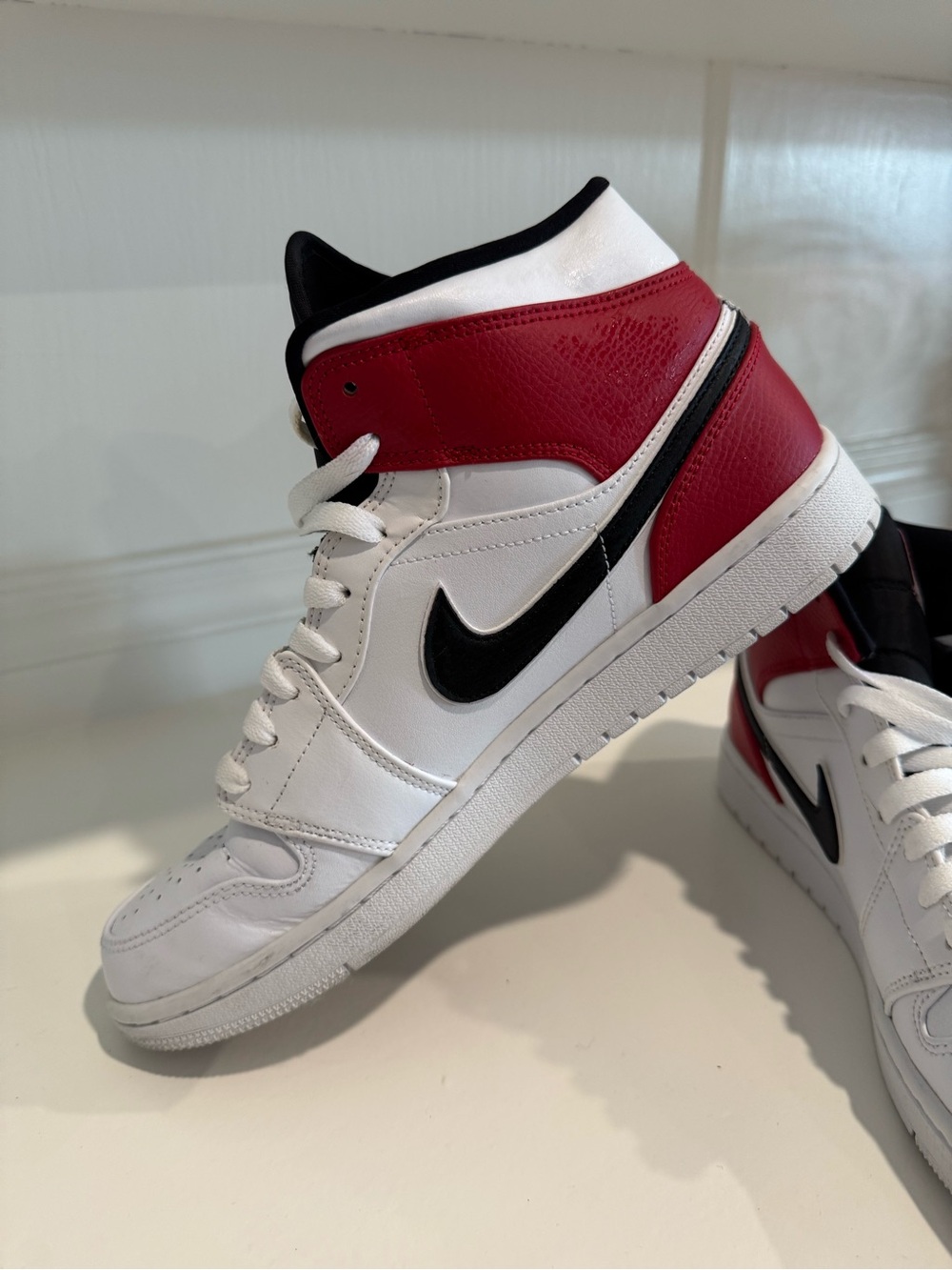 Air Jordan 1 Mid White Chicago Gym Red Black Men’s Size 10